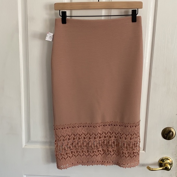 Olivia Blu soft Blush colored skirt - Picture 3 of 6